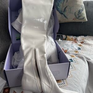 Mucccute White Thigh High Boots with Zipper